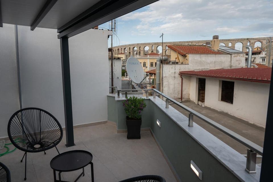 View (from property/room), Balcony/Terrace, City view