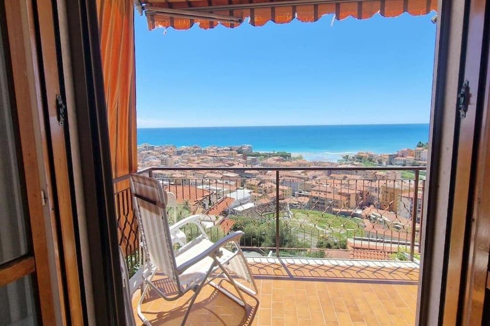 Patio, Day, Natural landscape, View (from property/room), Balcony/Terrace, City view, Sea view