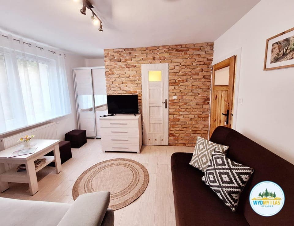 Communal lounge/ TV room, TV and multimedia, Living room, Seating area