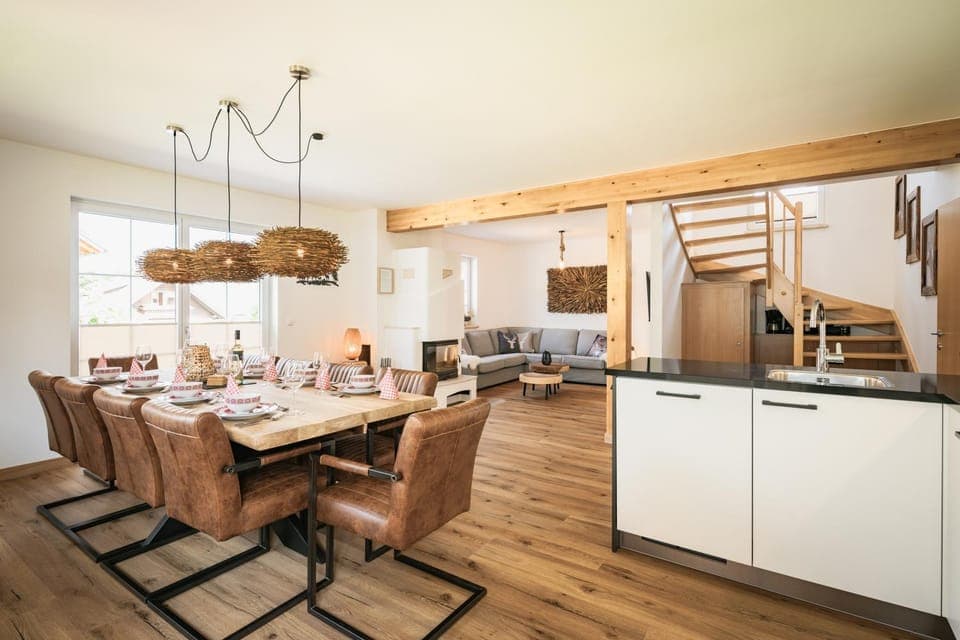 Living room, Dining area