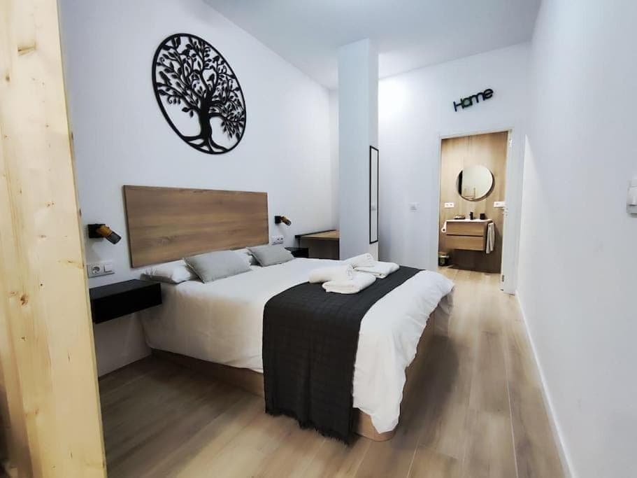 Bed, Photo of the whole room, Bedroom, wardrobe