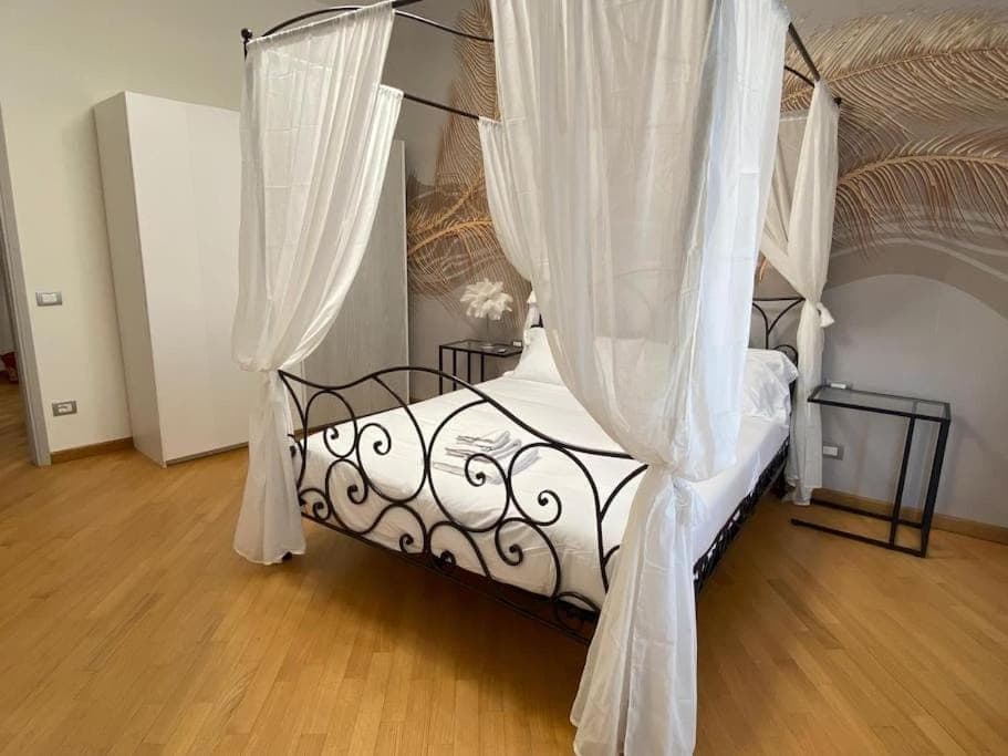 Bed, Photo of the whole room, Bedroom, wardrobe