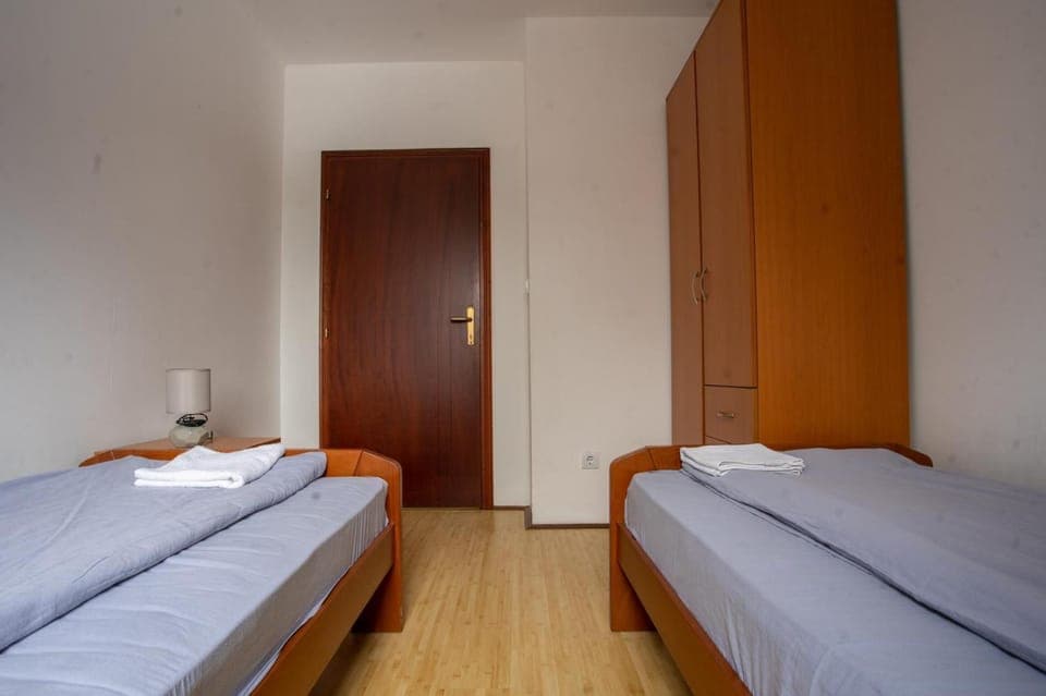 Bed, Bedroom, wardrobe