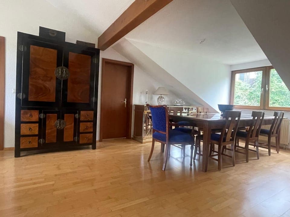 Seating area, Dining area