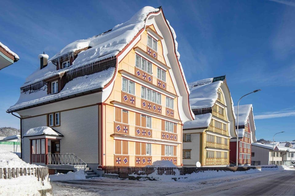 Property building, Day, Neighbourhood, Winter