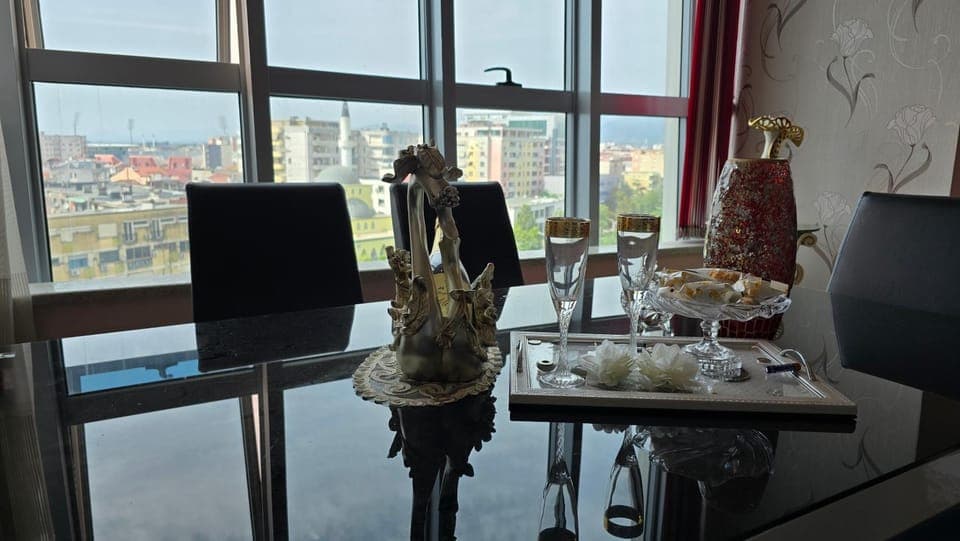 Living room, Dining area, City view