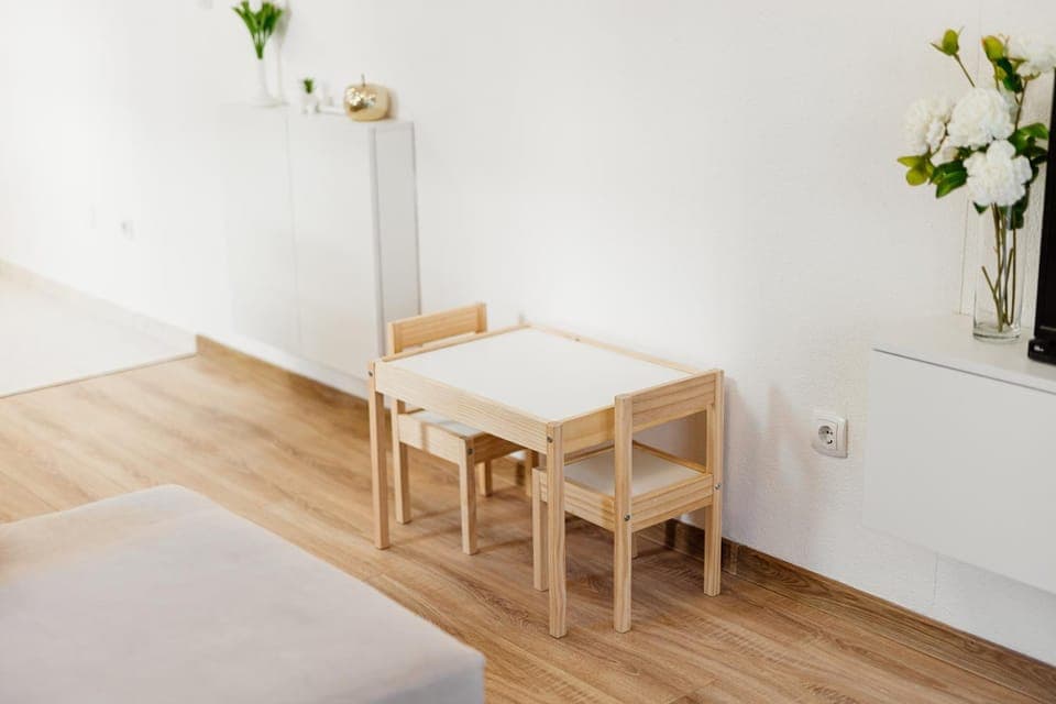 Living room, internet