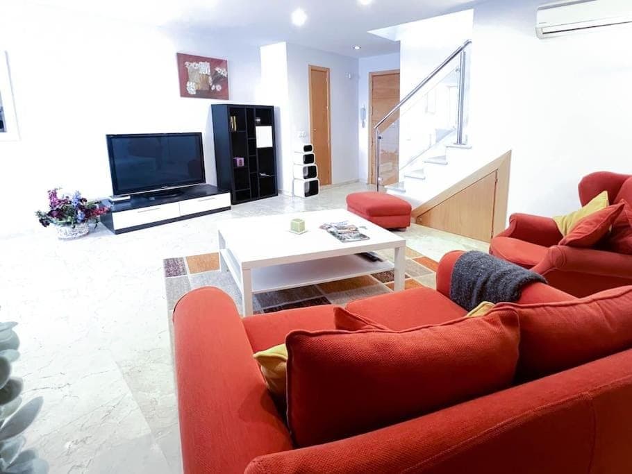 Communal lounge/ TV room