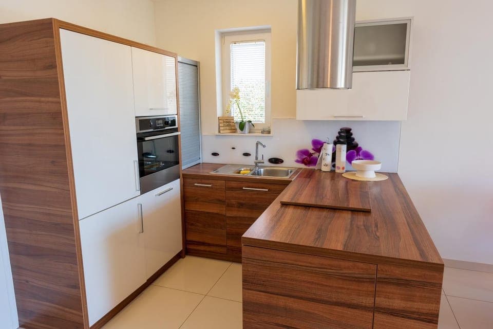 Kitchen or kitchenette, oven, stove