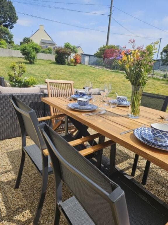Patio, Garden, Dining area, Garden view