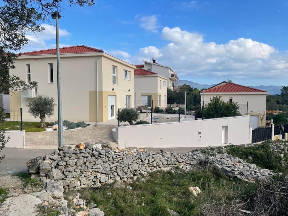 Property building, Day