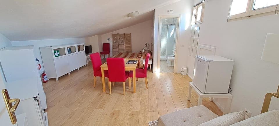 Living room, Seating area, Dining area, minibar