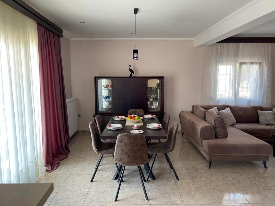 Food and drinks, Dining area