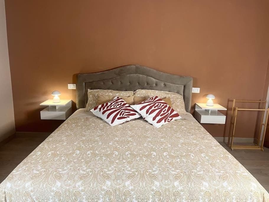 Decorative detail, Bedroom, Family, furniture