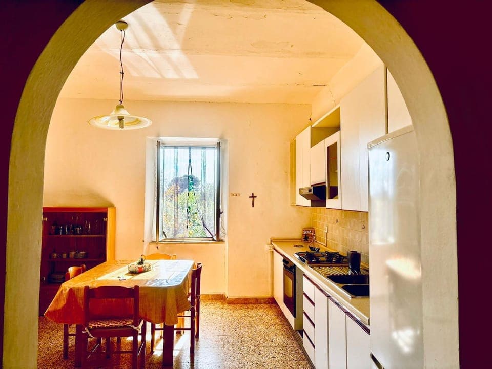 Kitchen or kitchenette, Dining area, oven, pet friendly, stove