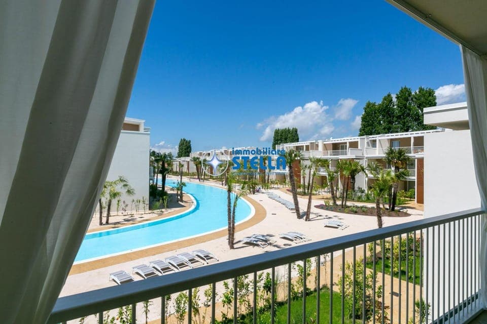 Property building, Public Bath