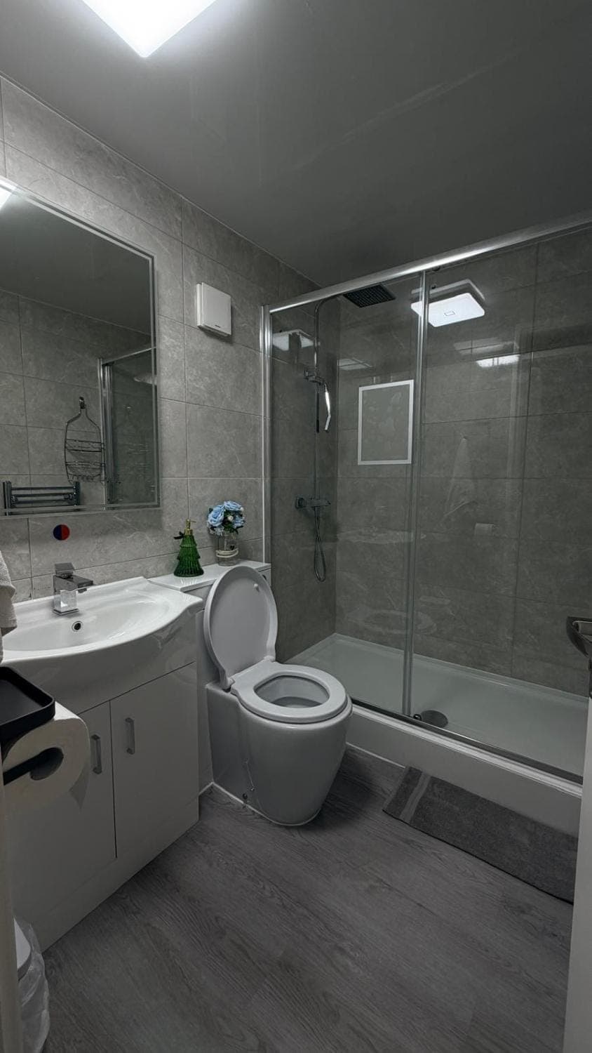 Shower, Toilet, Bath