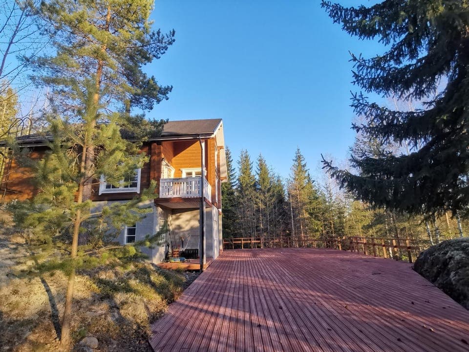 Property building, Natural landscape, Balcony/Terrace