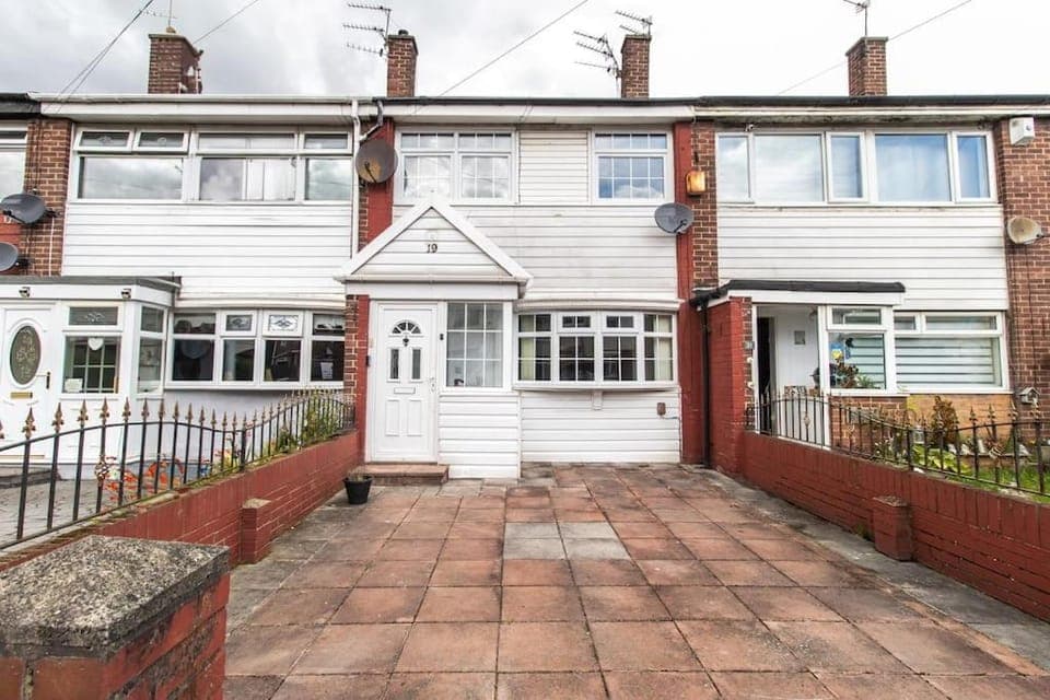 Property building, Street view