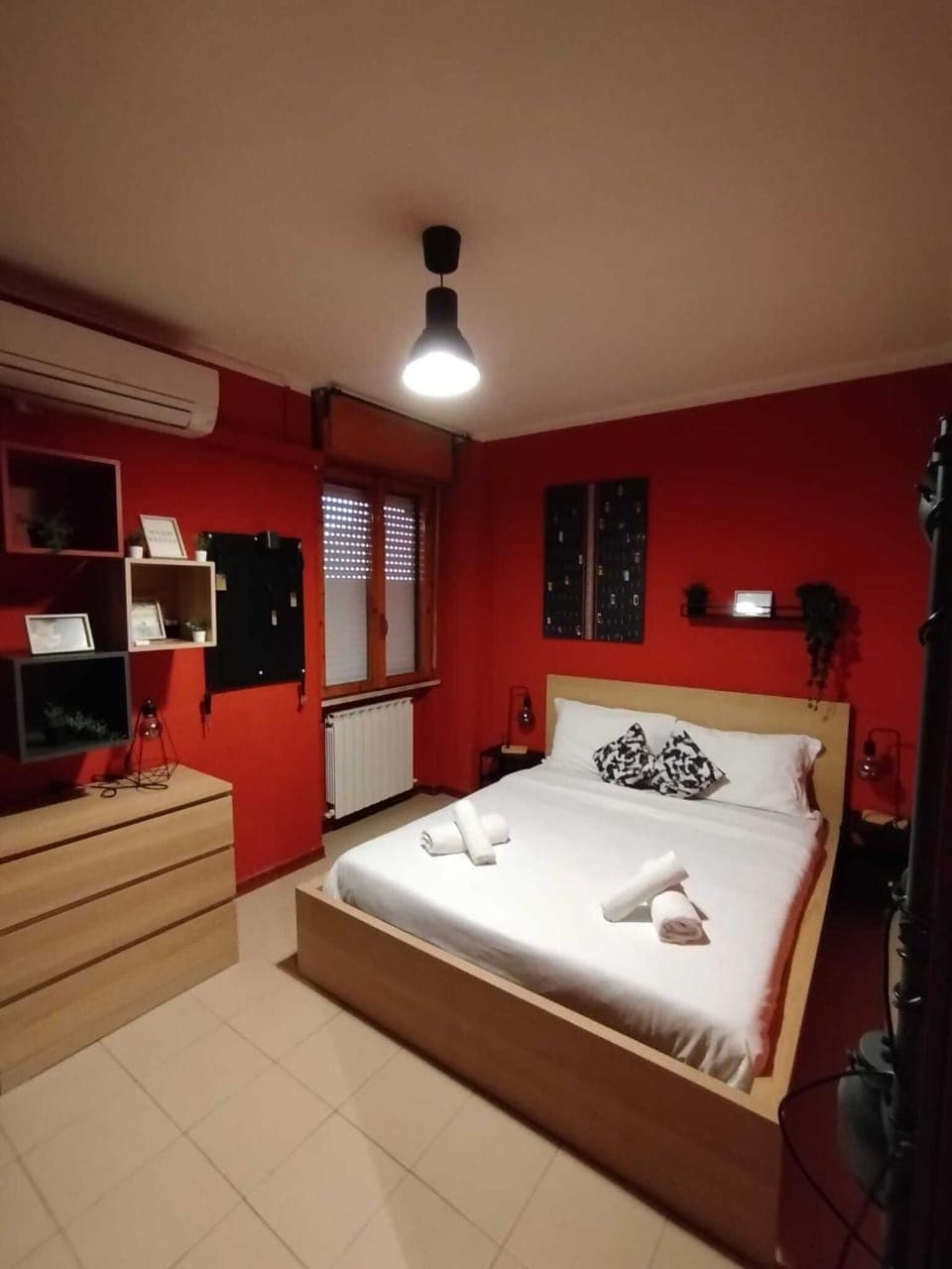 Bed, Photo of the whole room, Bedroom, wardrobe, air conditioner