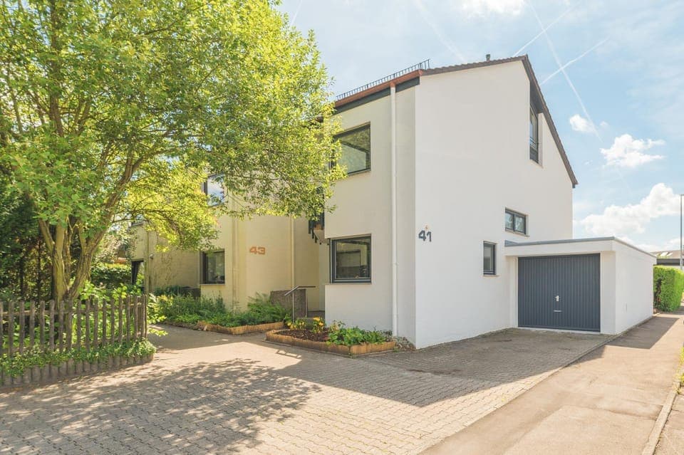 Property building, Neighbourhood, Quiet street view
