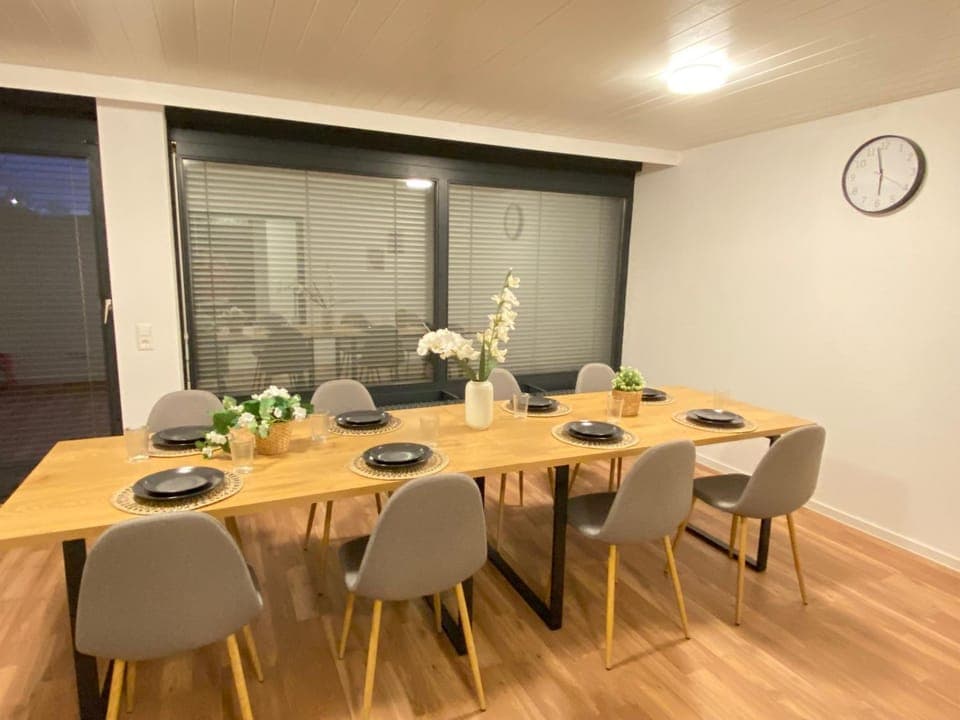 Living room, Seating area, Dining area