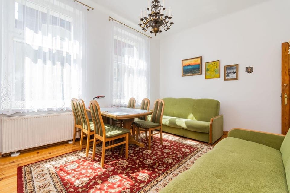 Communal lounge/ TV room, Living room, Dining area