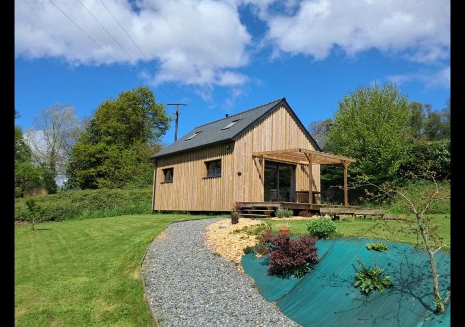 Property building, Garden, Balcony/Terrace