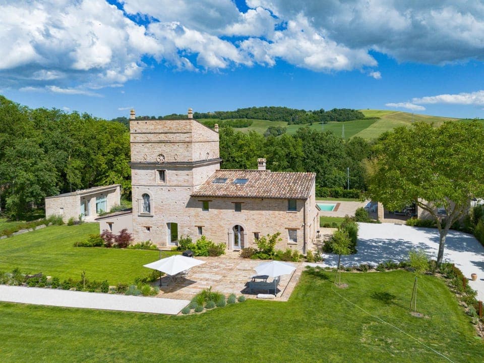 Property building, Natural landscape, Bird's eye view, Garden view