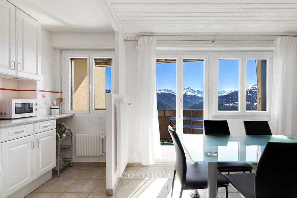 Natural landscape, Dining area, Mountain view