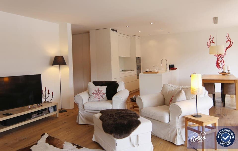 Living room, Seating area, Evening entertainment