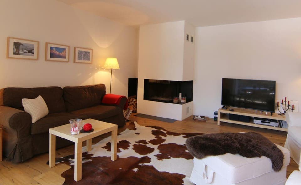 TV and multimedia, Living room, fireplace