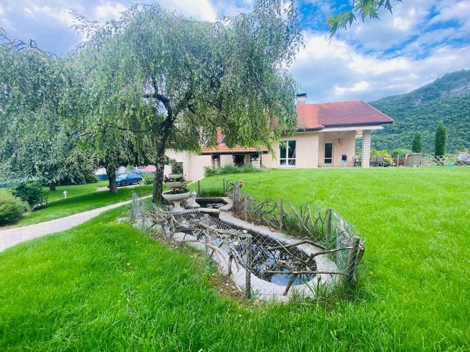 Property building, Garden, Garden view