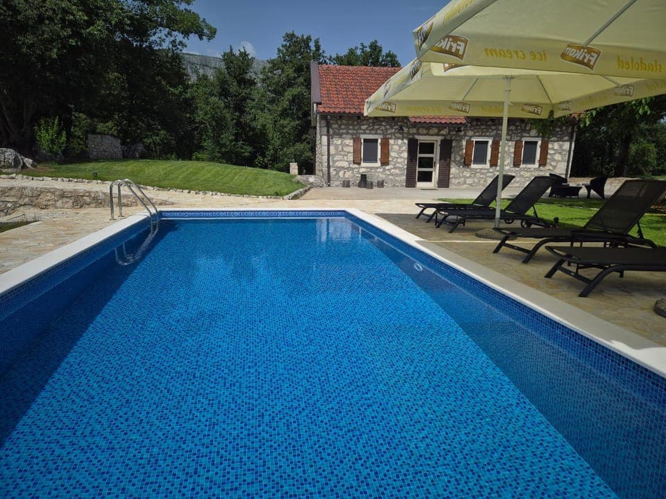 Property building, Swimming pool