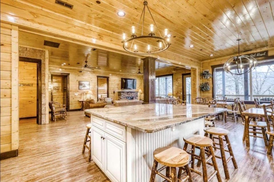 The Big Willow Retreat by Stony Brook Cabins Cabin in Gatlinburg