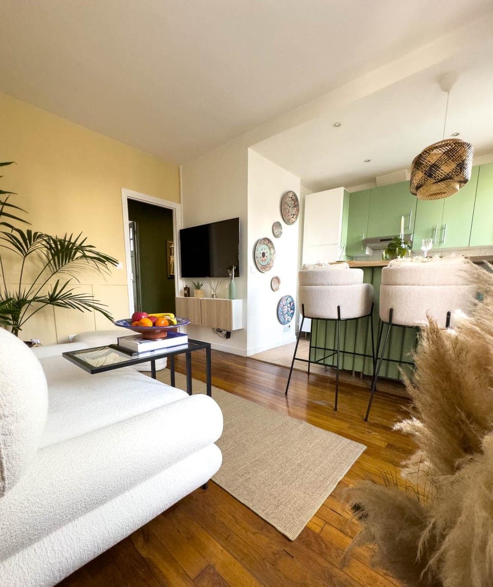 TV and multimedia, Kitchen or kitchenette, Living room, Dining area