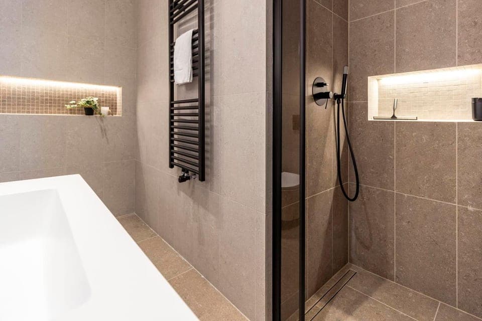 Shower, Bathroom, towels