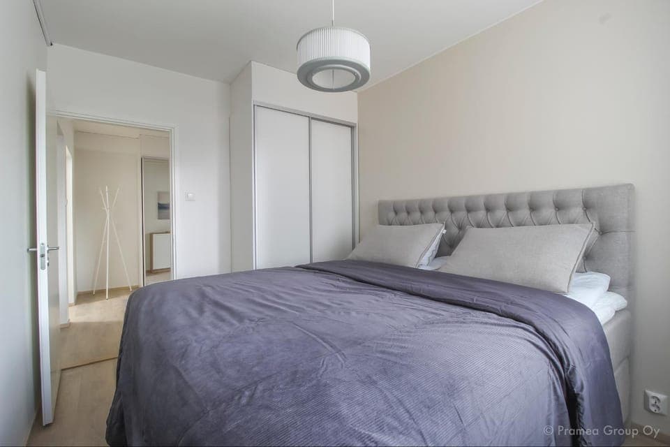 Bed, Photo of the whole room, wardrobe