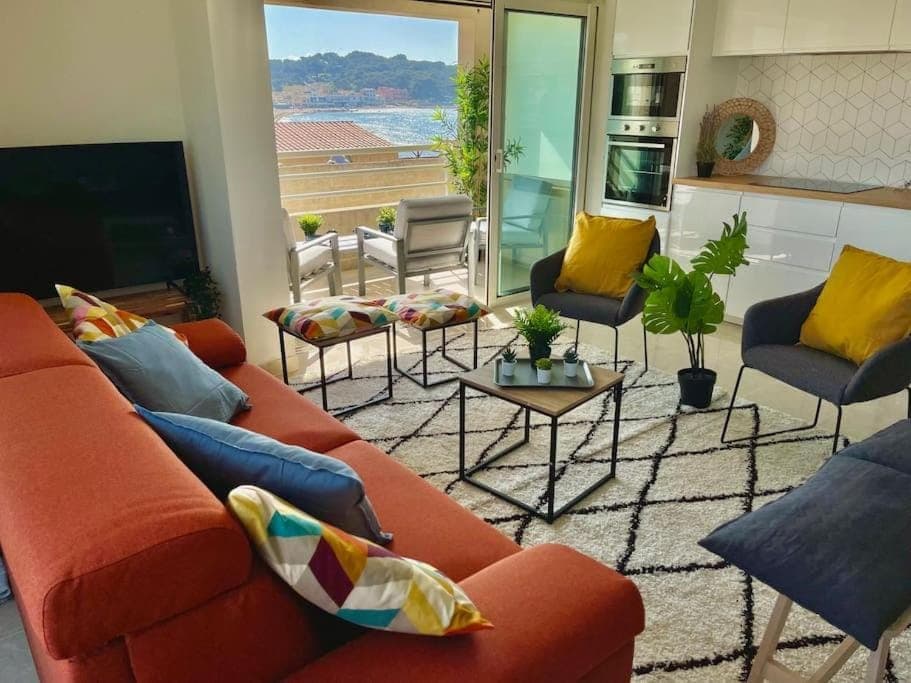 Living room, Sea view