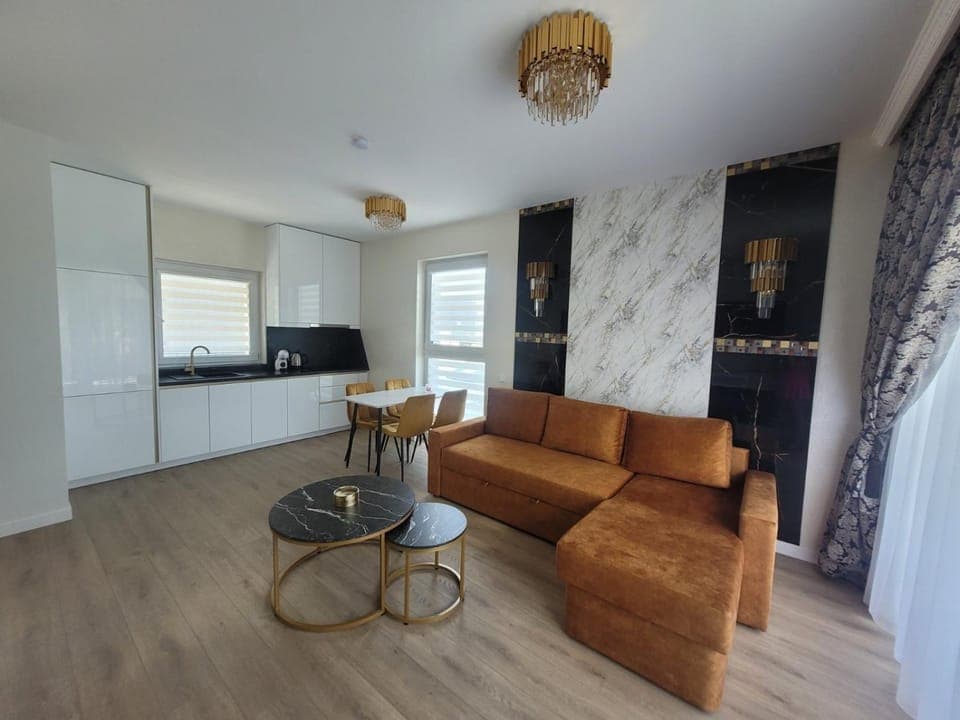 TV and multimedia, Kitchen or kitchenette, Living room, Seating area, Dining area