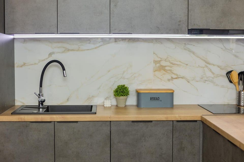 Kitchen or kitchenette