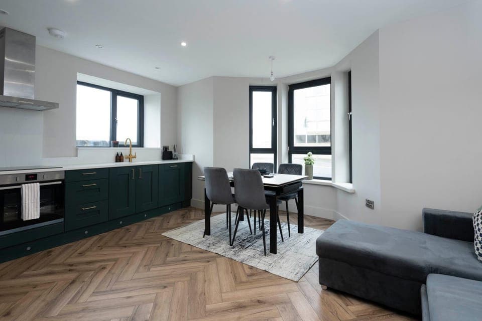 Kitchen or kitchenette, Seating area, Dining area, kitchen