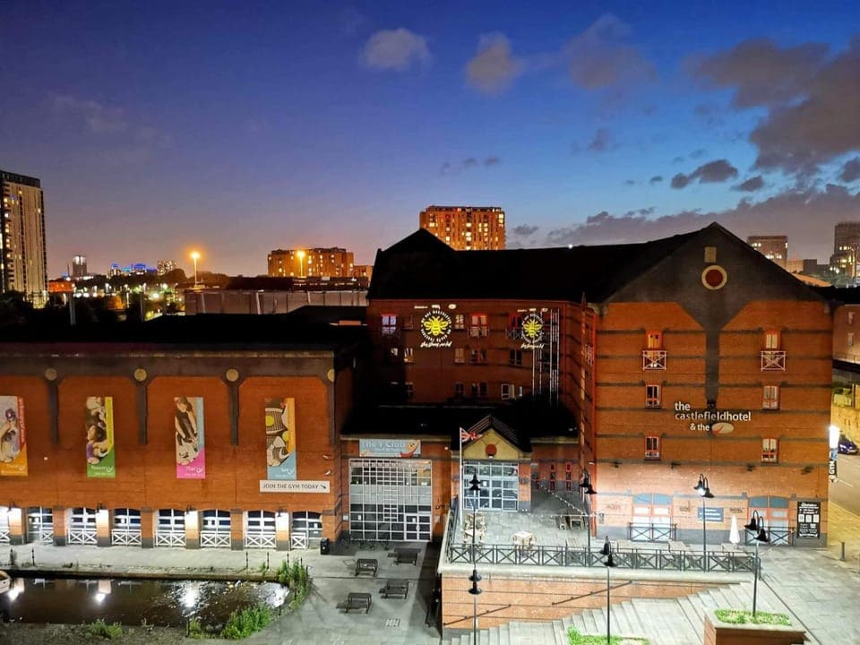 Patio, Facade/entrance, Property logo or sign, Summer, Balcony/Terrace, Lounge or bar, Fitness centre/facilities, On site, Sunset