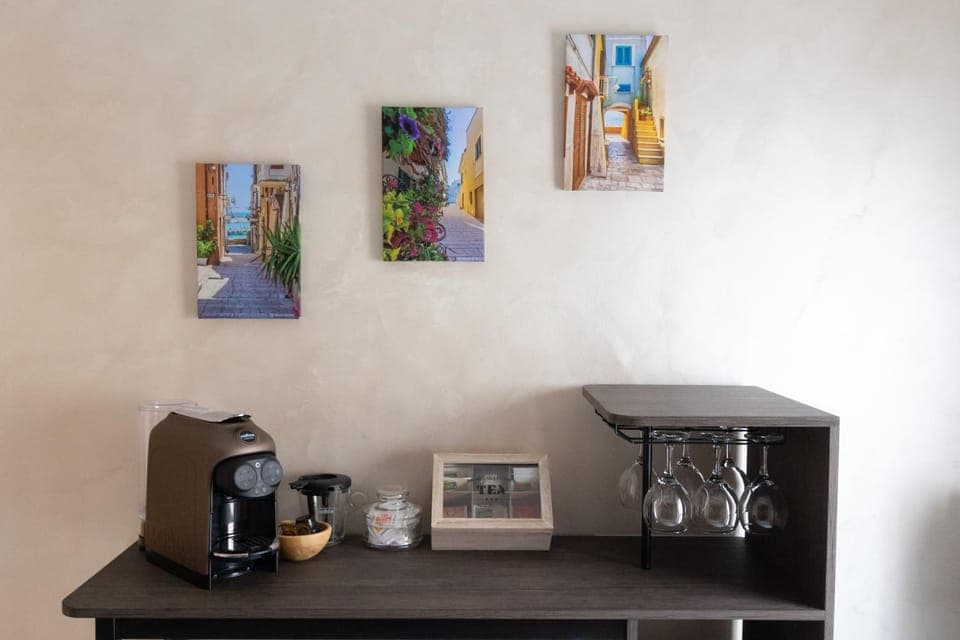 Coffee/tea facilities, toaster