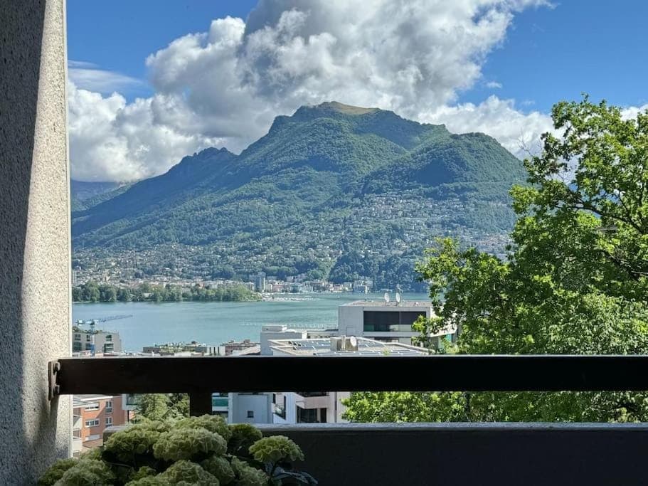 Day, Natural landscape, View (from property/room), Balcony/Terrace, City view, Lake view, Mountain view