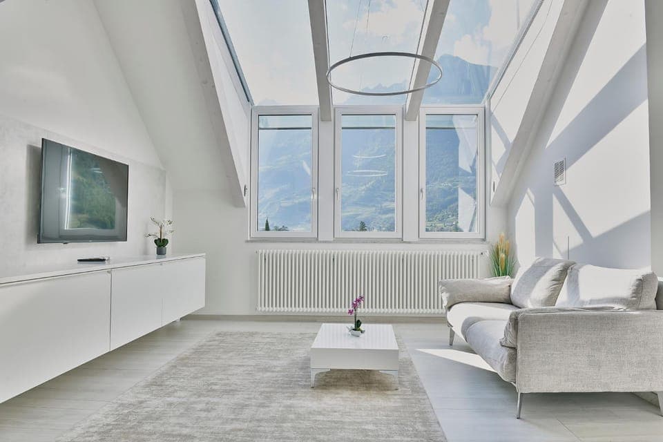 TV and multimedia, Living room, Seating area, Mountain view, air conditioner