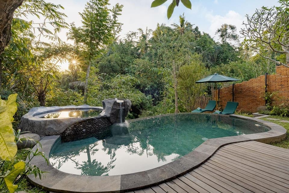 Garden view, Swimming pool, sunbed