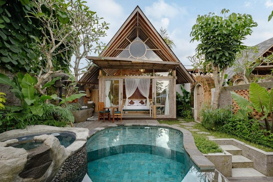 Property building, Swimming pool