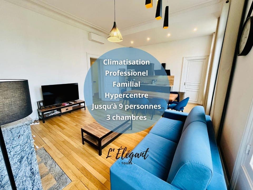 Communal lounge/ TV room, TV and multimedia, Living room, Seating area, air conditioner