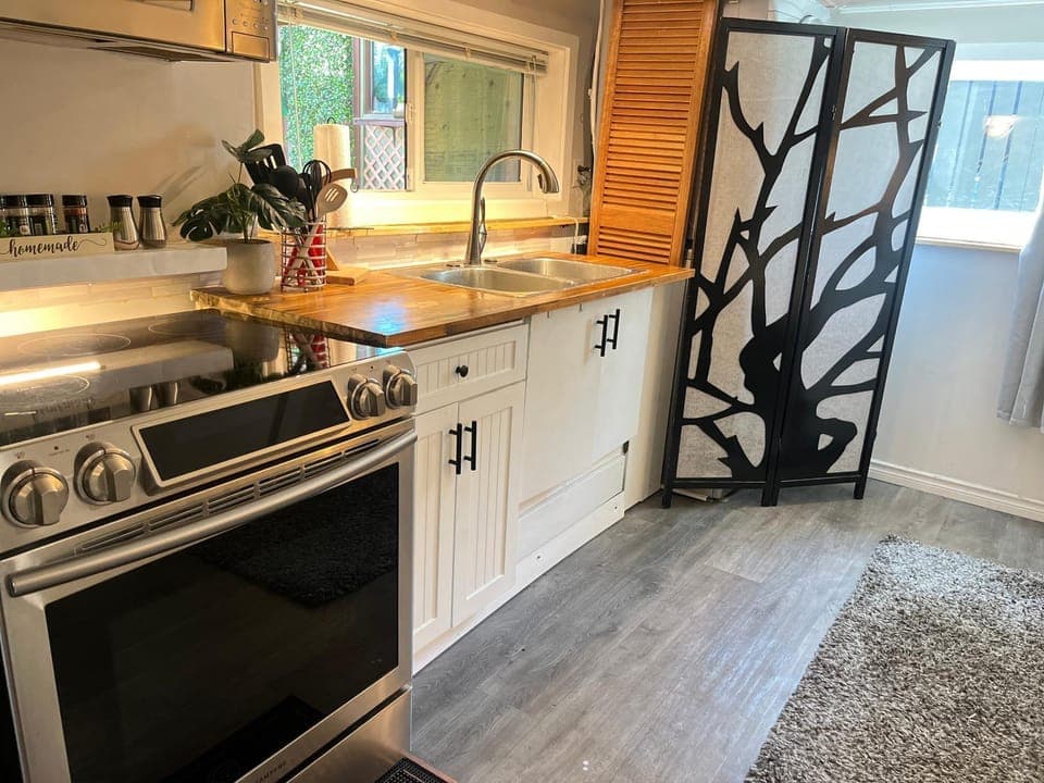 kitchen, air conditioner